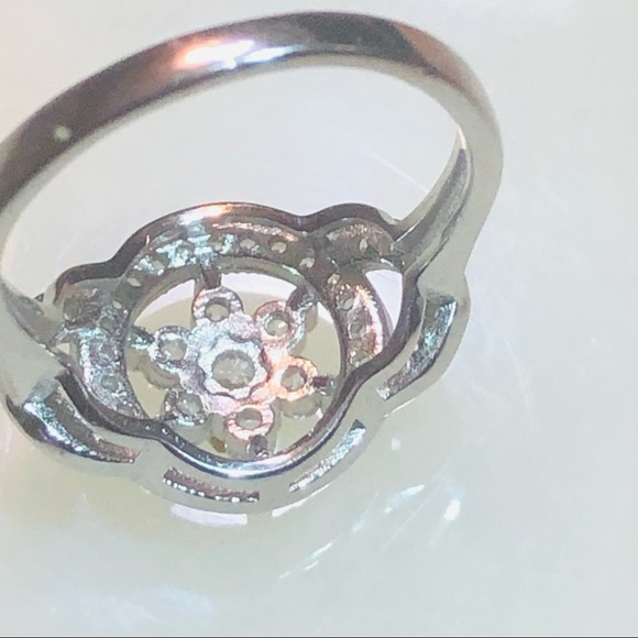 🦋Beautiful 925SS/WGP Sapphire Dinner Ring! - Picture 8 of 16